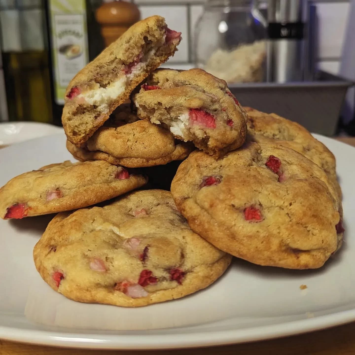 Strawberry Cheesecake Cookies